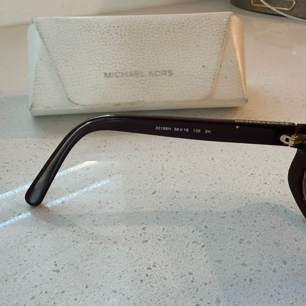 Michael Kors 6011/30188H sunglasses - Picture 5 of 7